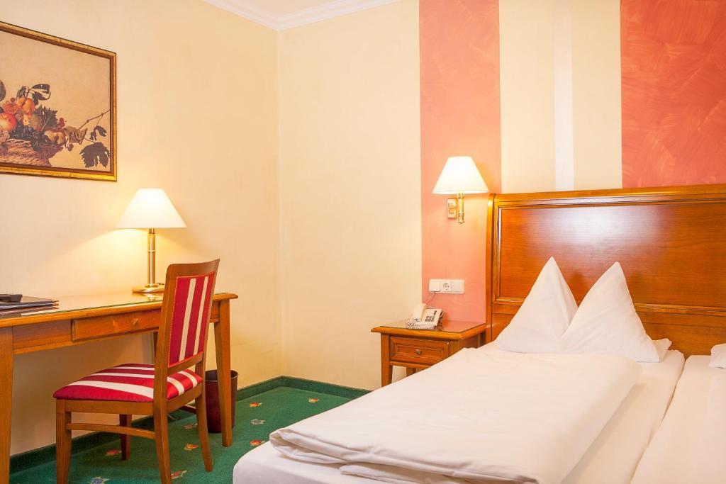 Hotel Wilder Mann Königstein in der Oberpfalz Esterno foto